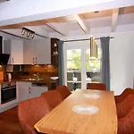 Doppelhaushaelfte Duenenhaus Ii, 特拉森海德