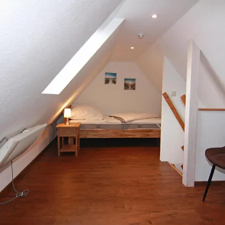 Doppelhaushaelfte Duenenhaus Ii, 特拉森海德