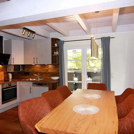 Doppelhaushaelfte Duenenhaus Ii, 特拉森海德